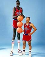 Самый высокий в мире баскетболист