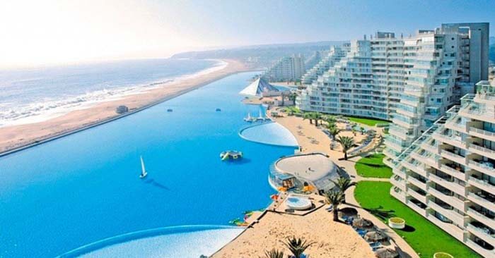 Строительство бассейна длилось 5 лет и потребовало 2 миллиарда долларов. San Alfonso del Mar не только самый масштабный в мире бассейн